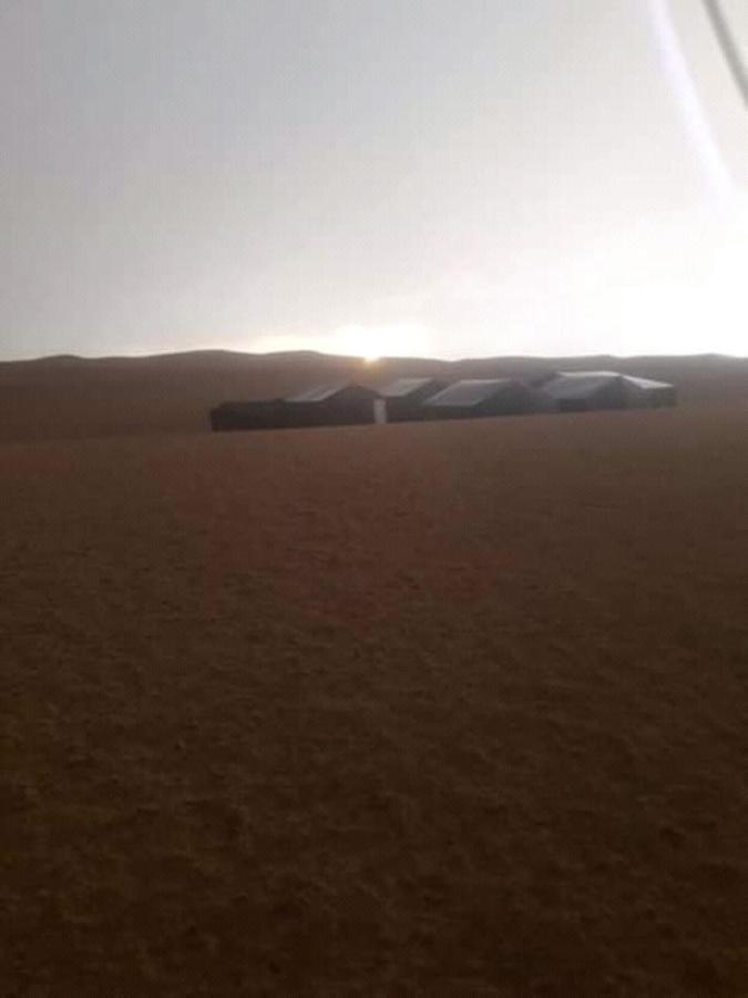 ホテル Restcamp Ergchebbi メルズーガ エクステリア 写真