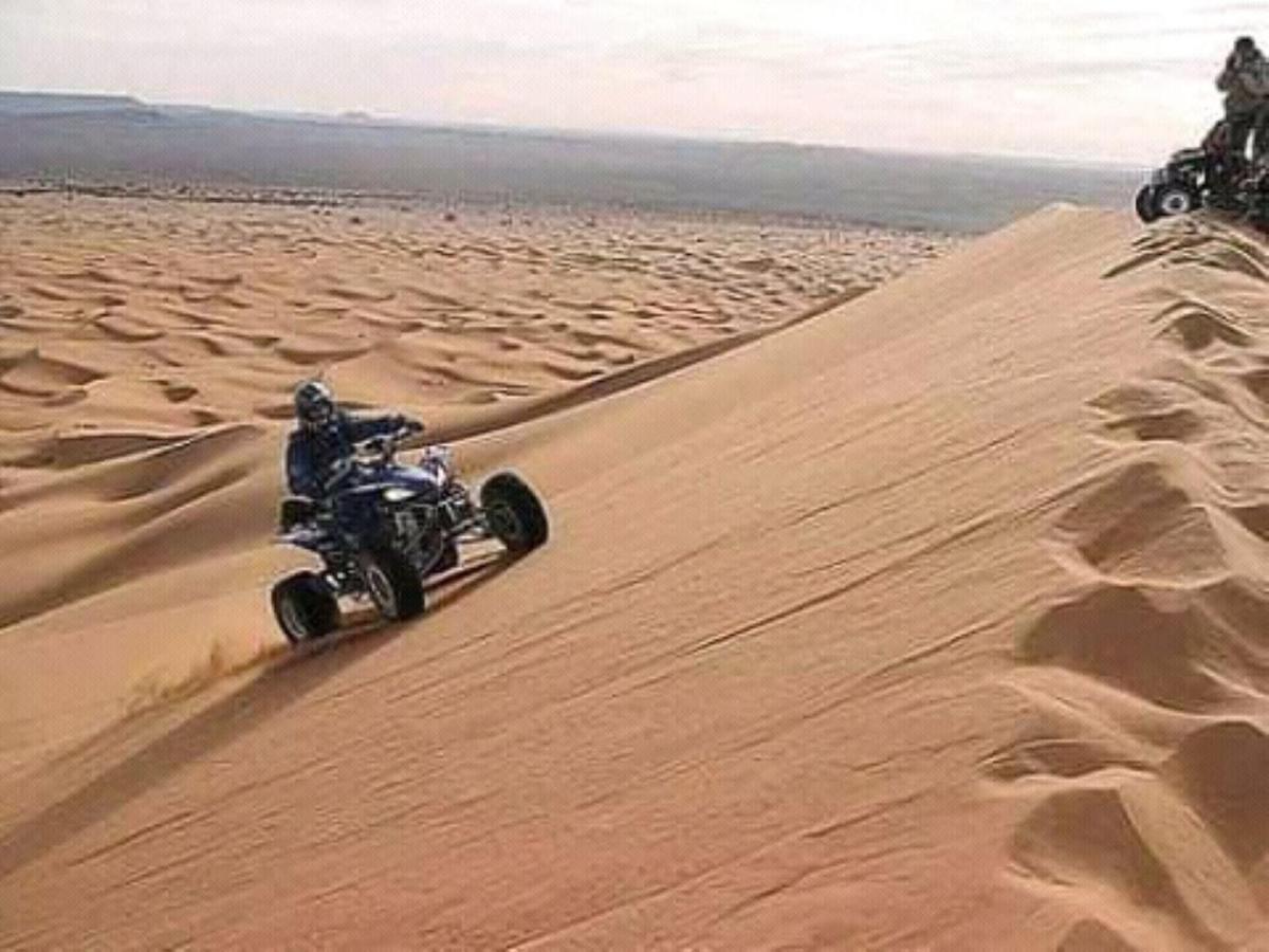ホテル Restcamp Ergchebbi メルズーガ エクステリア 写真