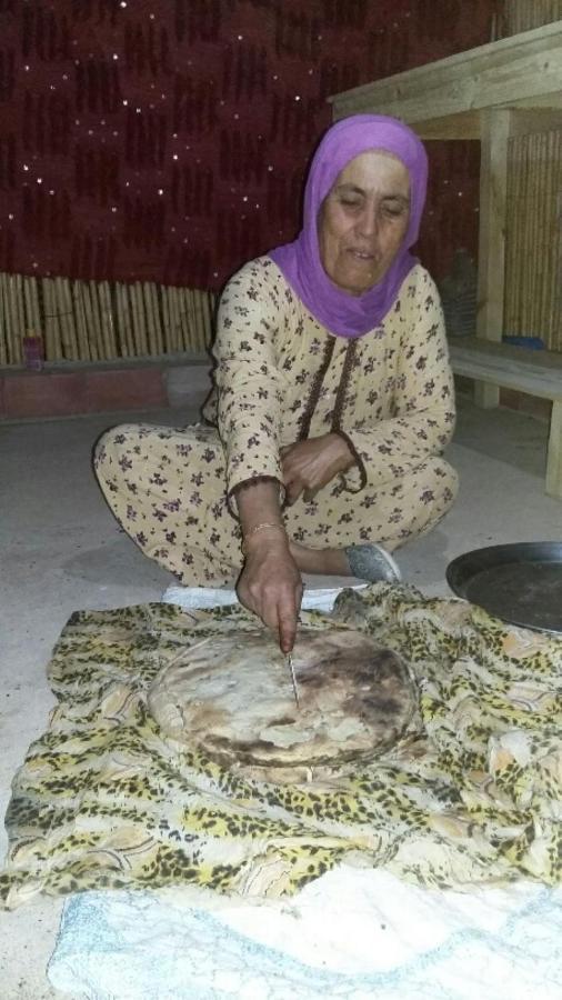 ホテル Restcamp Ergchebbi メルズーガ エクステリア 写真