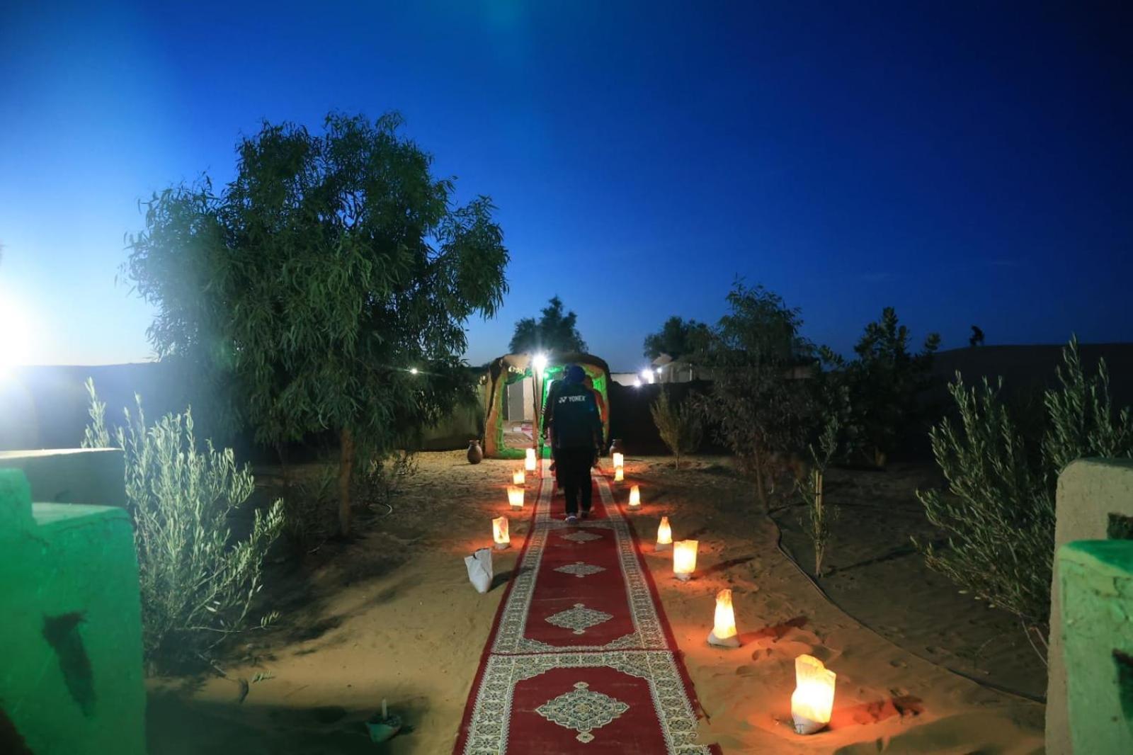 ホテル Restcamp Ergchebbi メルズーガ エクステリア 写真