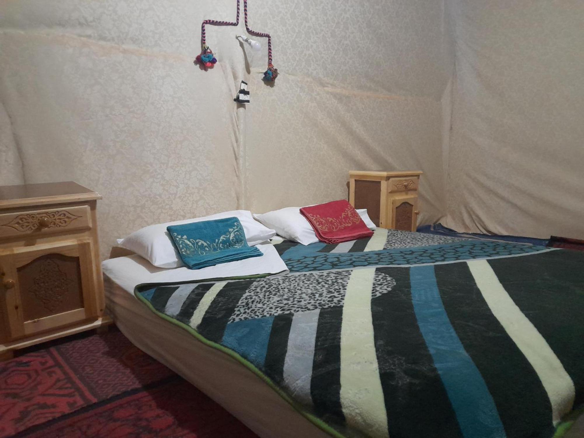ホテル Restcamp Ergchebbi メルズーガ エクステリア 写真