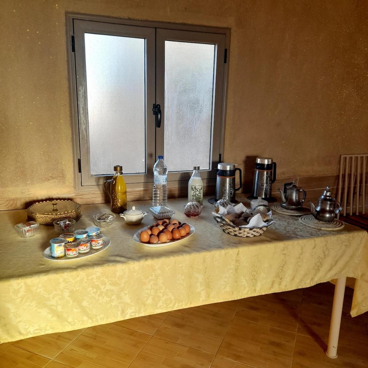 ホテル Restcamp Ergchebbi メルズーガ エクステリア 写真