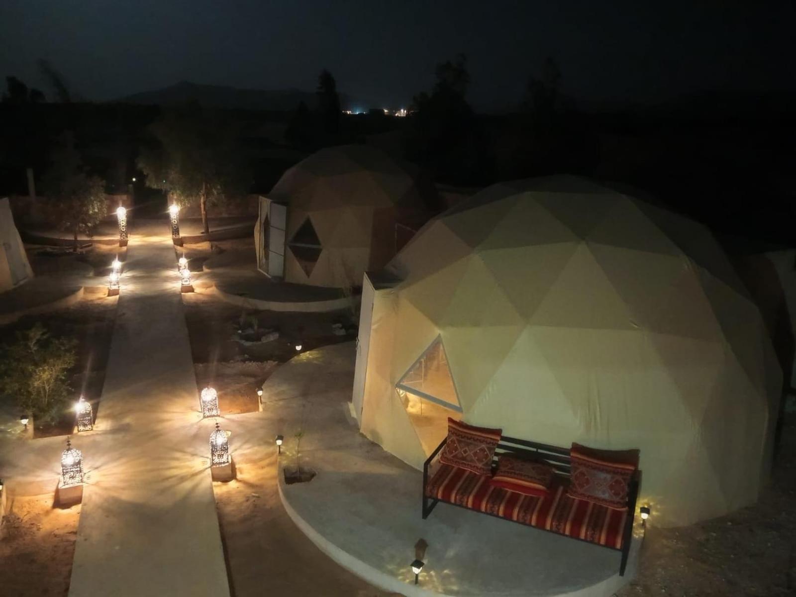 ホテル Restcamp Ergchebbi メルズーガ エクステリア 写真