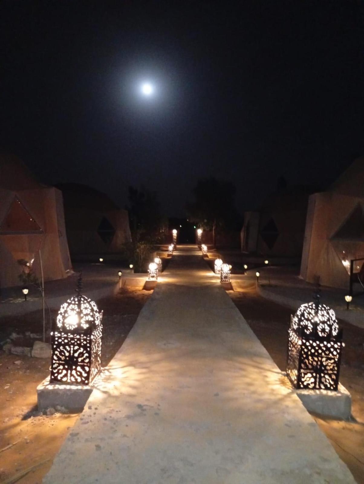 ホテル Restcamp Ergchebbi メルズーガ エクステリア 写真