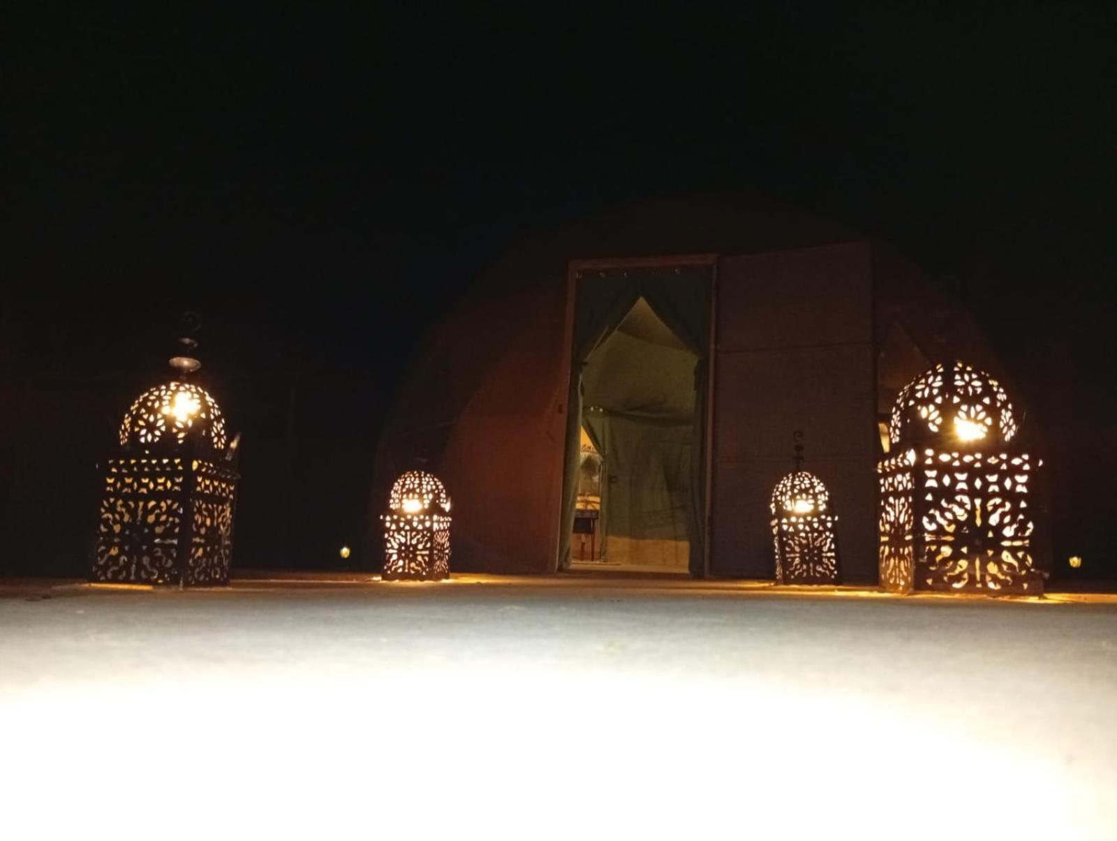 ホテル Restcamp Ergchebbi メルズーガ エクステリア 写真